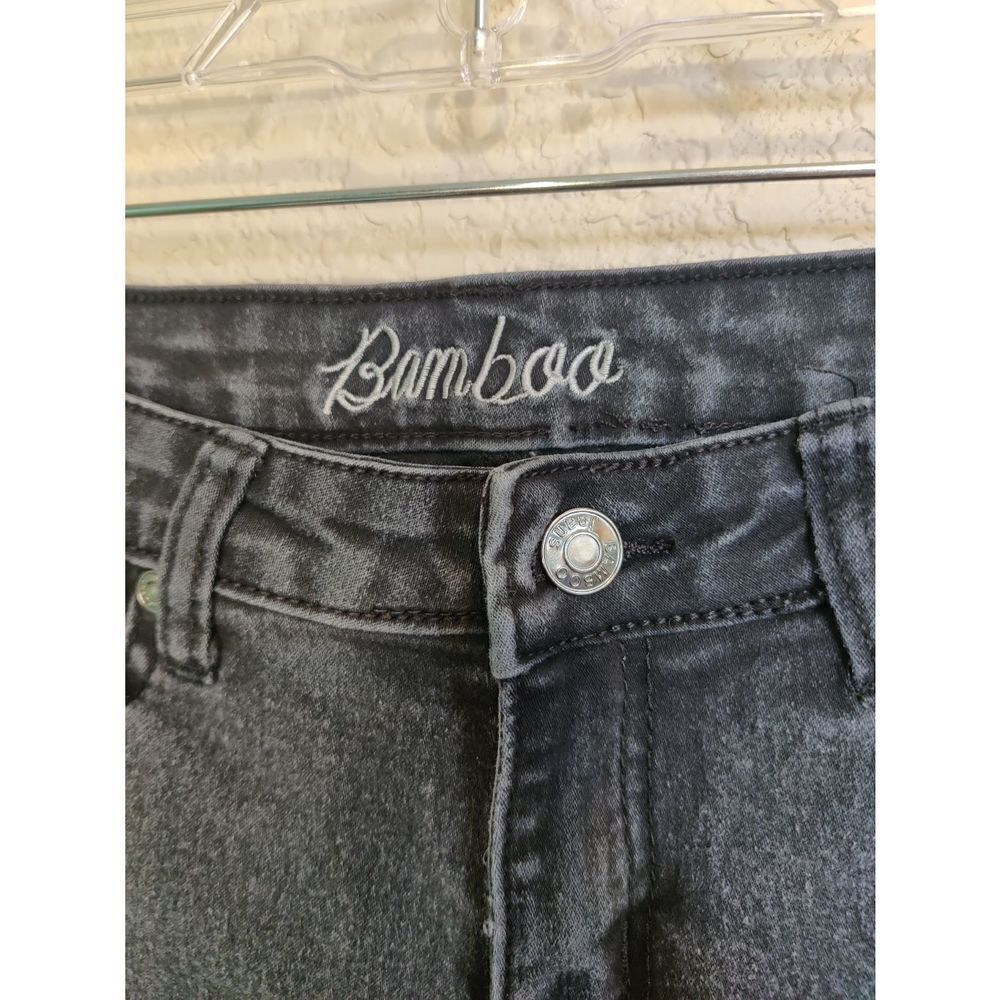 Bamboo Jeans Capris - Picture 3 of 4